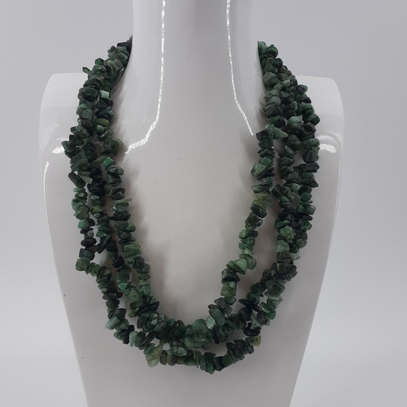 unbranded Jewelry - Jade Chip 3 strands necklace stones 14k Clasps